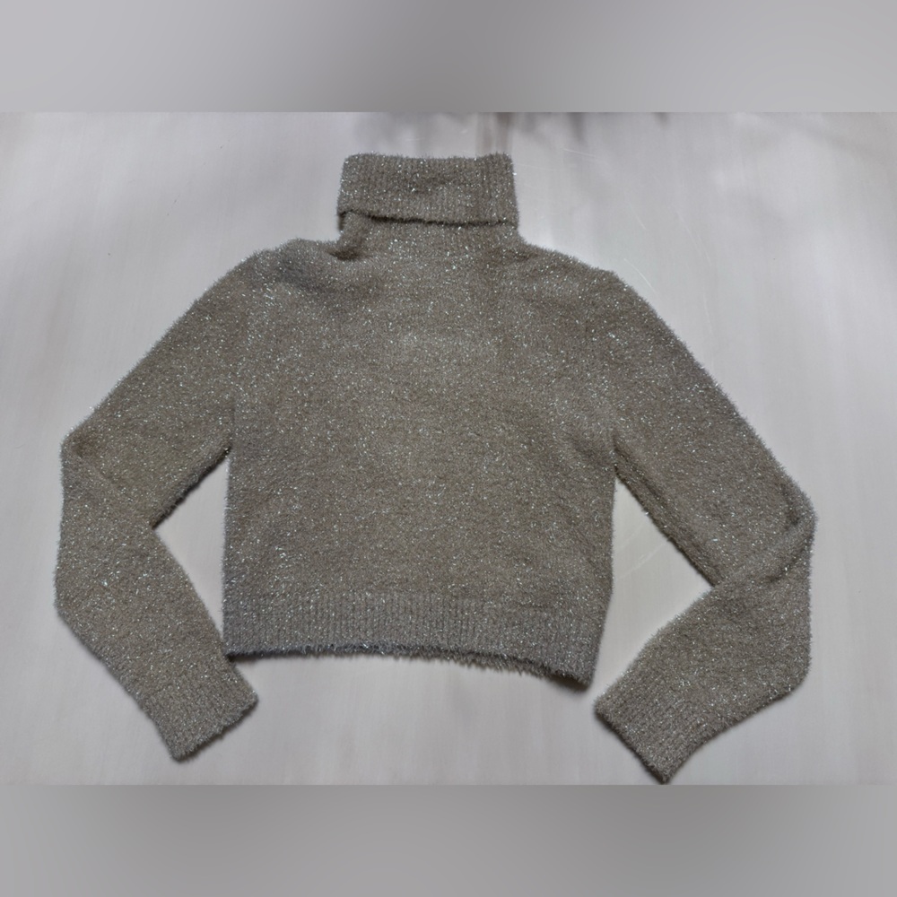 Elegant Gold/Gray Turtleneck Sweater
